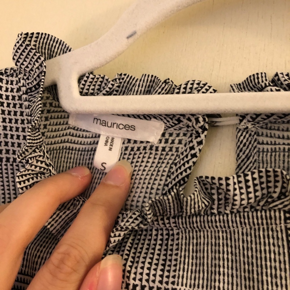 Patterned High Neck Blouse - Picture 4 of 4